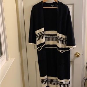 Black and white duster